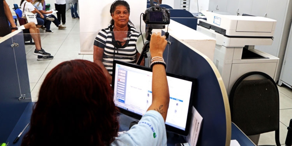 Postos do Detran abrirão aos sábados para emissão da nova carteira de identidade por agendamento