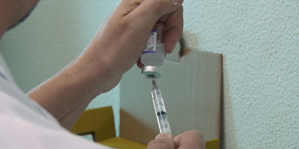 Cidadãos que forem se vacinar terão que apresentar documentos a partir de segunda
