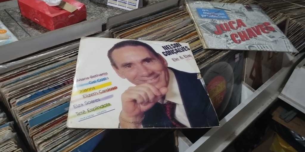 Integrantes do Clube do Vinil de Nova Friburgo falam sobre amor por 'bolachões'