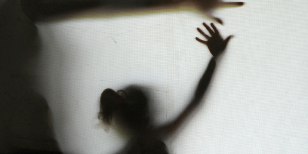 MPRJ faz busca e apreensão contra donos de casa de prostituição em Friburgo