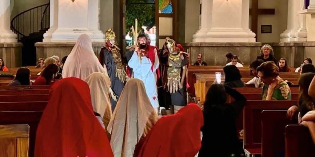 Encenação da Paixão de Cristo na Catedral São João Batista 
