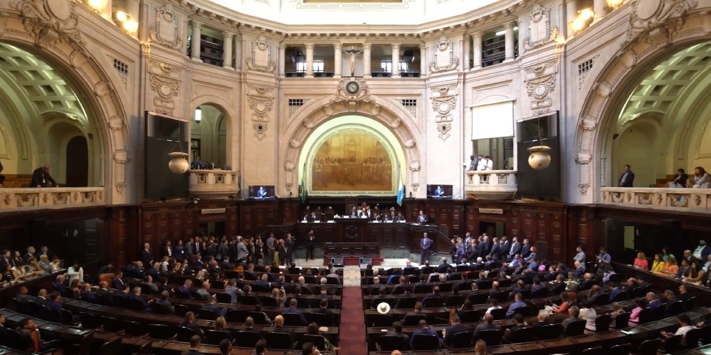 Posse de Castro e Pampolha aconteceu na Assembleia Legislativa do Rio de Janeiro