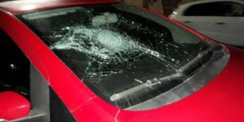 Carro de passeio também foi atingido por pedrada ao passar pela BR-116