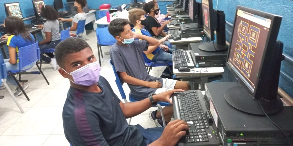 Escola Tânia Ávila já completou o ciclo de recebimento dos computadores