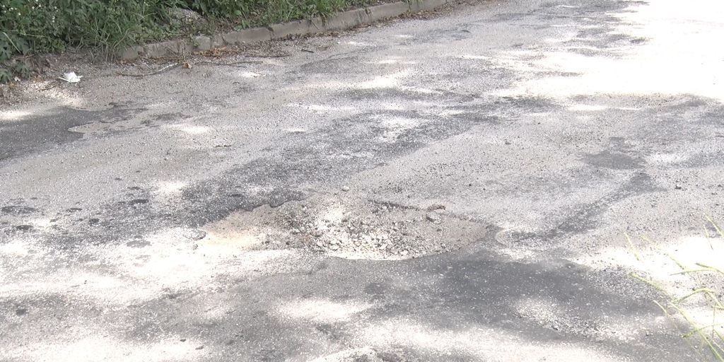 Buracos podem danificar veículos e causar acidentes