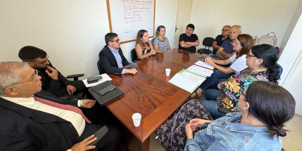 Prefeitura e representantes dos quiosqueiros fecham acordo para atuação na Praia das Conchas