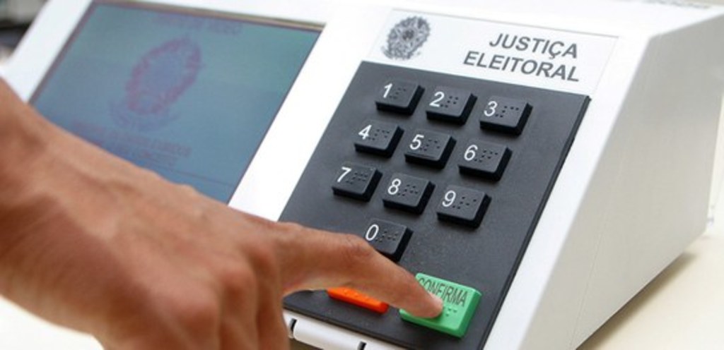 Pesquisa Datafolha para governador do RJ: Eduardo Paes tem 24%; Romário, 14%; Anthony Garotinho, 10%