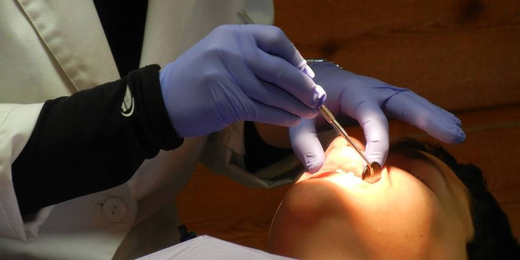 UFF Nova Friburgo oferece cirurgias gratuitas para pessoas com problemas gengivais