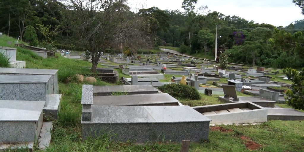 Novas covas e liberação de gavetas nos cemitérios de Nova Friburgo