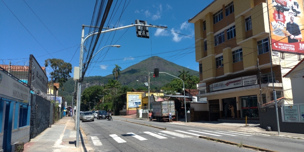 Câmeras ainda serão instaladas em novos semáforos da avenida Conselheiro Julius Arp 
