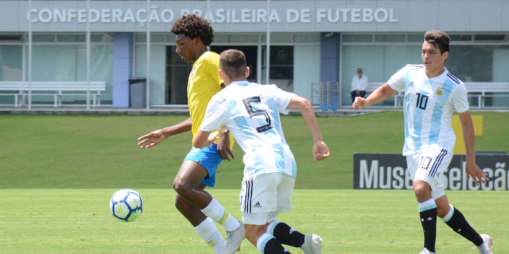 Seleção Brasileira sub-17 é derrotada pela Argentina em amistosos na Granja Comary 