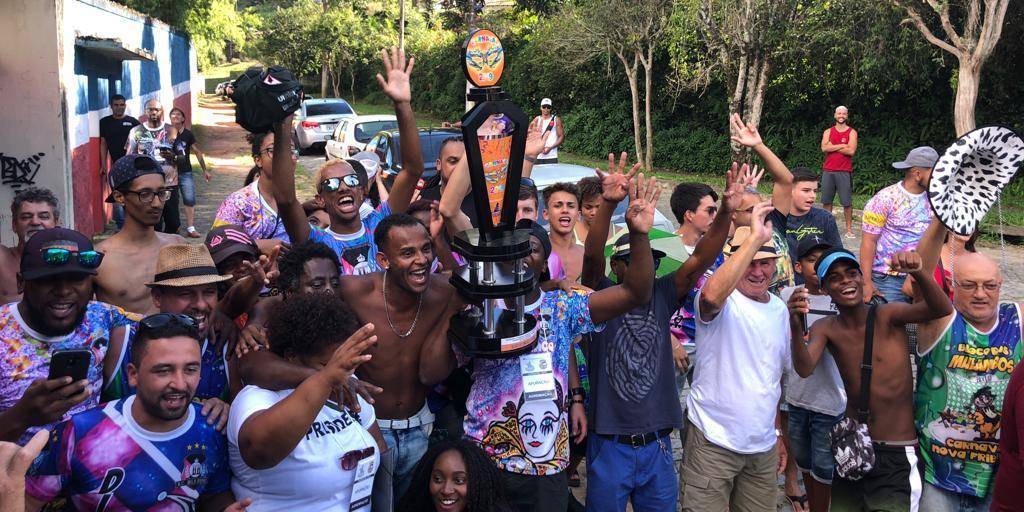 Bola Branca faz a festa e conquista o título do Grupo A do Carnaval friburguense