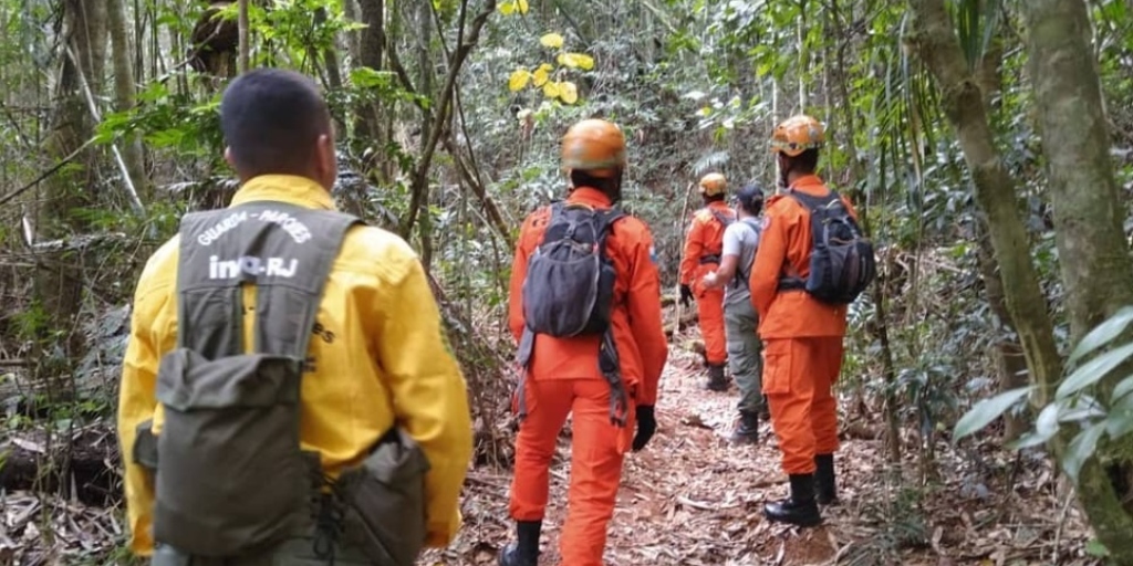 Homem é resgatado depois de ficar cinco dias perdido dentro de mata em Teresópolis