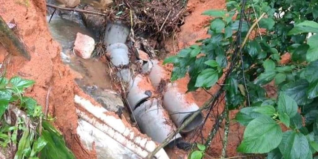 Temporal causa enchente e queda de barreiras na zona rural de Teresópolis