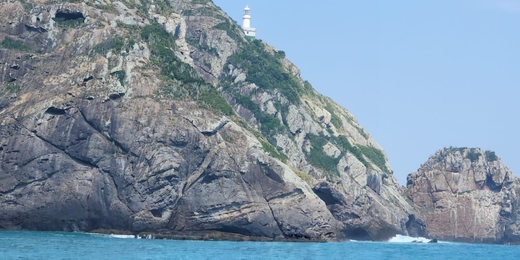 Buscas por dois pescadores desaparecidos seguem nesta segunda-feira em Arraial do Cabo 