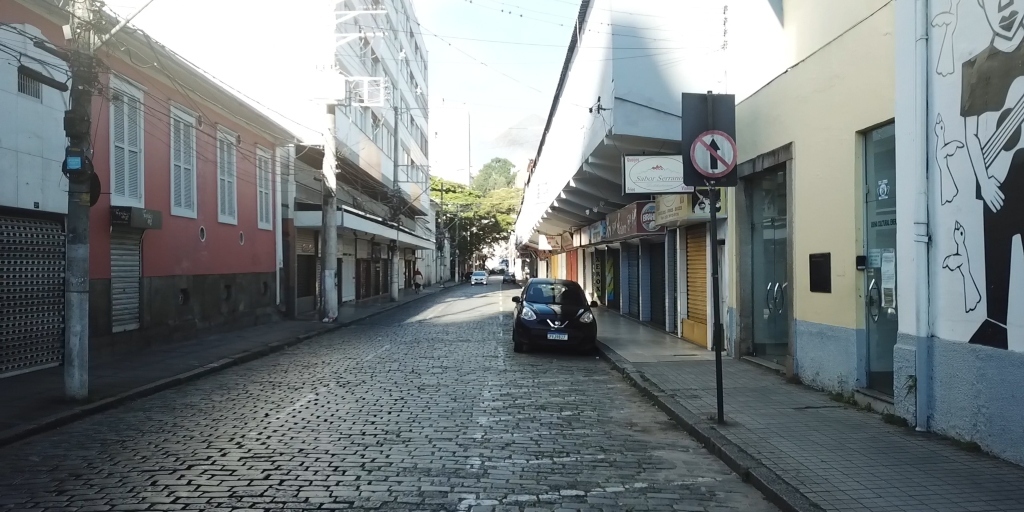 Cinco ruas do Centro de Nova Friburgo serão interditadas nesta terça devido a obras