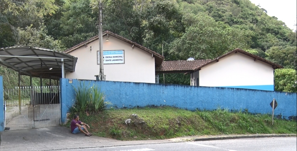 Estudantes de Riograndina, em Nova Friburgo, estão há duas semanas sem transporte escolar