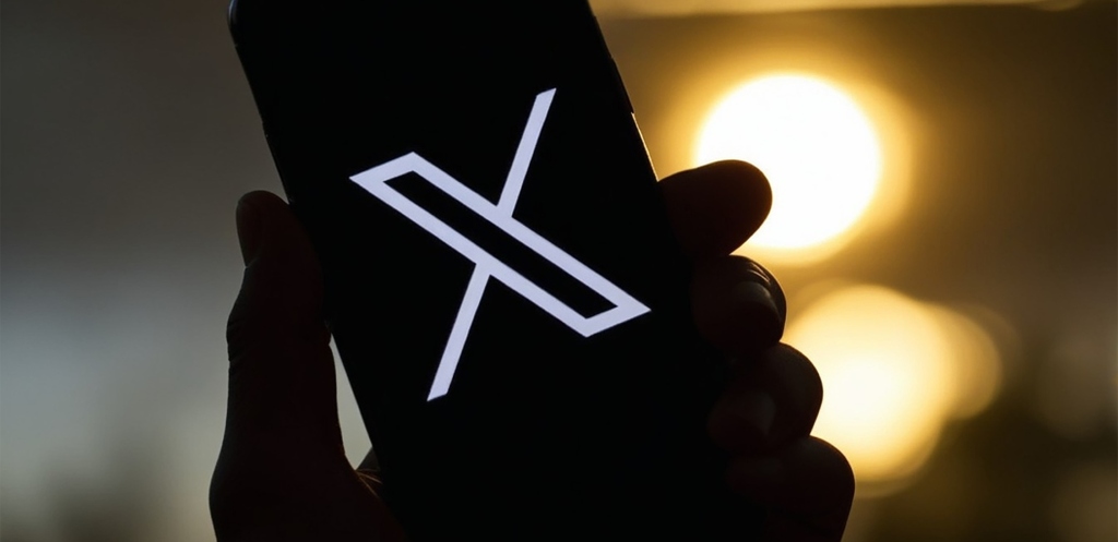 Após decisão do ministro Alexandre de Moraes, 'X' volta a funcionar no Brasil