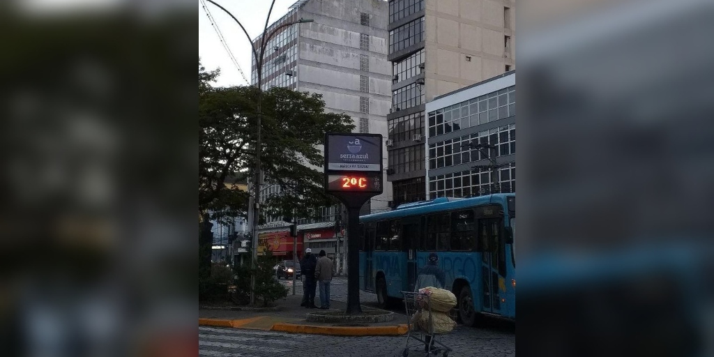 Termômetro no início da avenida Alberto Braune, em Nova Friburgo, marcou 2ºC no início da manhã desta quinta, 1º de julho