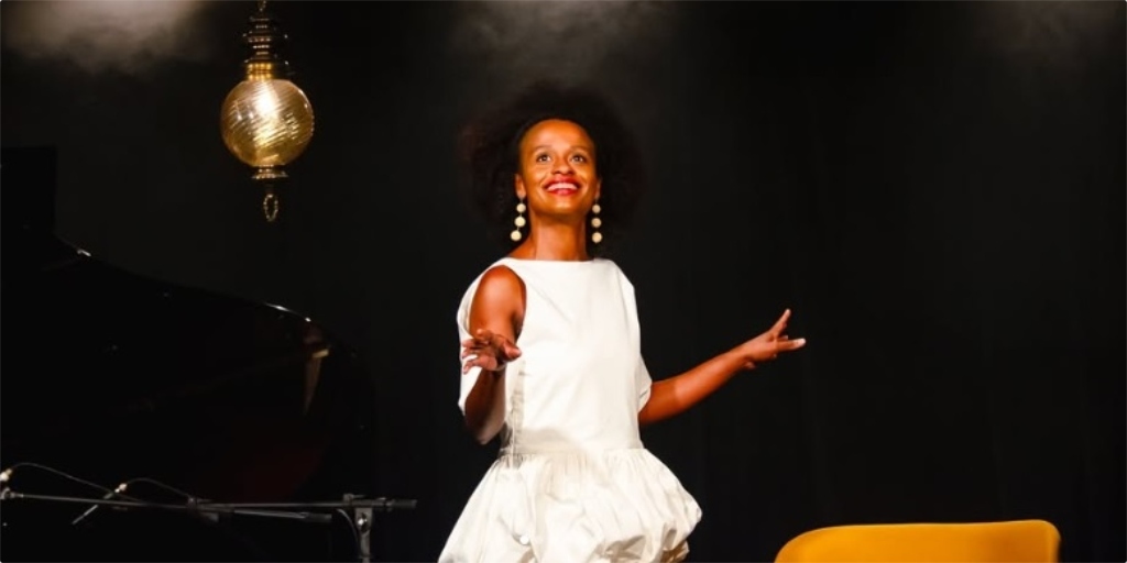 A pianista e compositora Raquel Paixão apresenta o recital 'Chiquinha Gonzaga e seu legado' neste sábado, 23