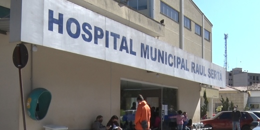 Pacientes aguardam vaga para UTI Covid no Hospital Municipal Raul Sertã, em Nova Friburgo