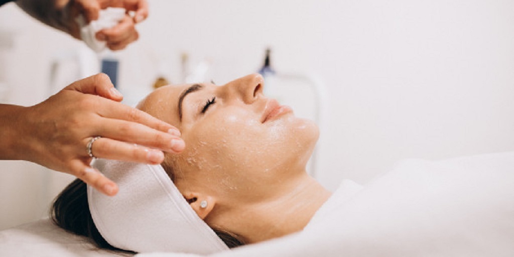 Hábitos e procedimentos que ajudam a manter a pele linda e saudável