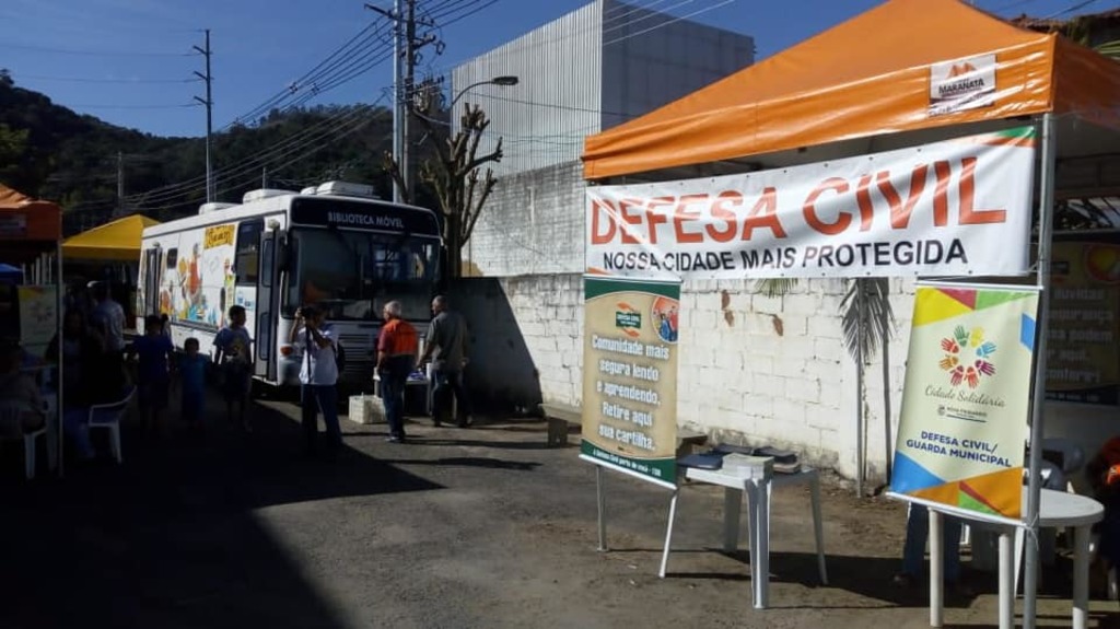 Ações incluem atendimento odontológico gratuito e orientações sobre prevenção às chuvas