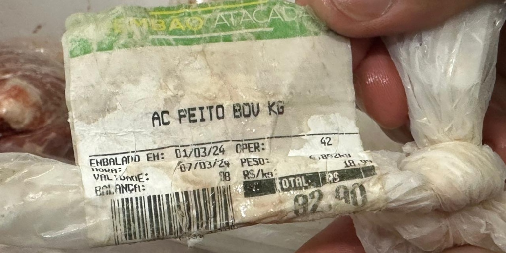 Pacote de carne tinha prazo de validade para o início de março