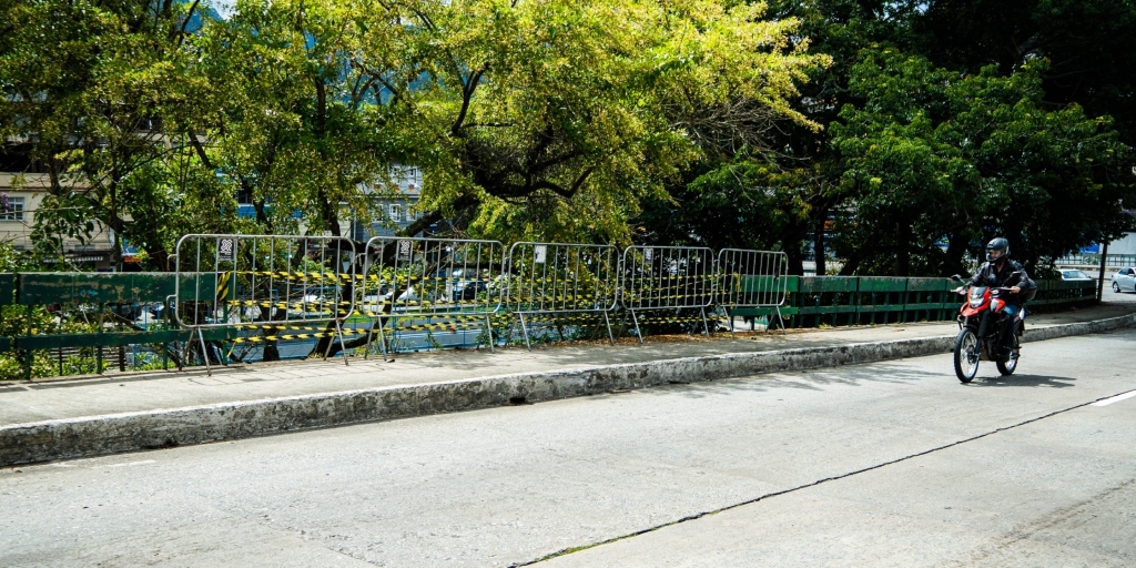 Nas redes sociais, moradores questionam segurança do viaduto para uso de pedestres