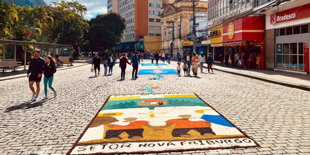 Feriado de Corpus Christi aquece turismo e comércio em Nova Friburgo; confira programação e interdições no trânsito
