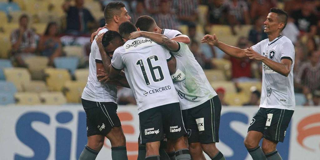 Botafogo vence o Clássico Vovô e Fla faz a festa da torcida no Dia das Mães na quarta rodada do Brasileiro 