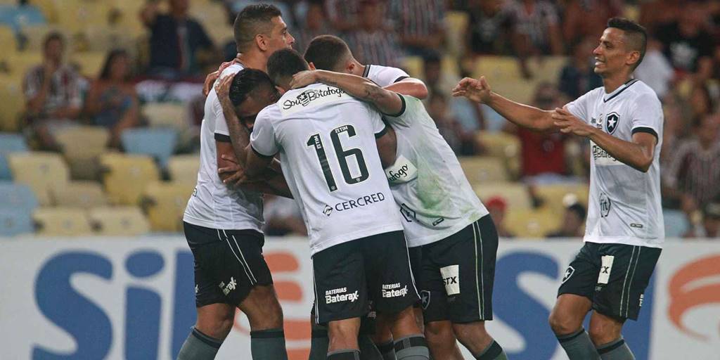 Botafogo vence o Clássico Vovô e Fla faz a festa da torcida no Dia das Mães na quarta rodada do Brasileiro