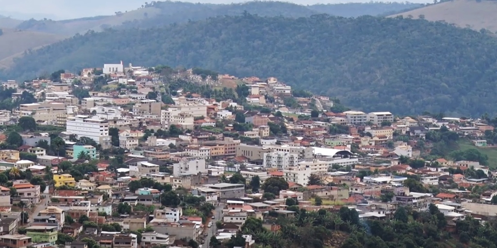 Ex-prefeito de Carmo e outras sete pessoas são presas acusadas de corrupção