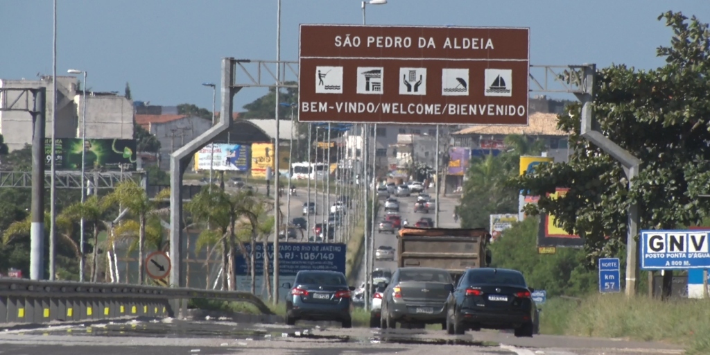 RJ-124, conhecida como Via Lagos, deve receber cerca de 160 mil veículos durante o feriadão