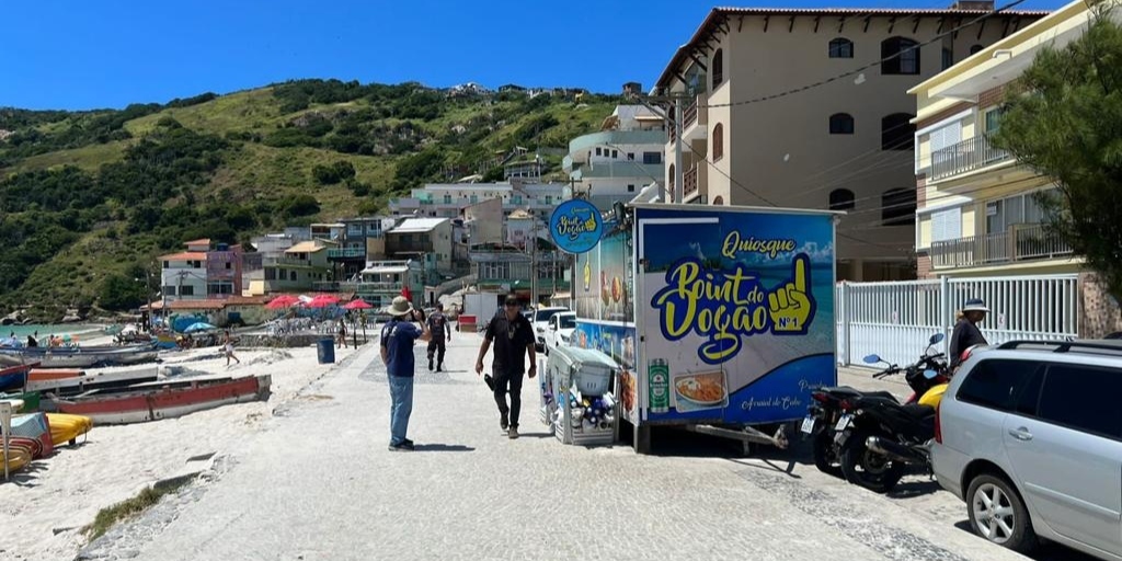 Agentes verificaram o lançamento de esgoto produzido pelos food trucks