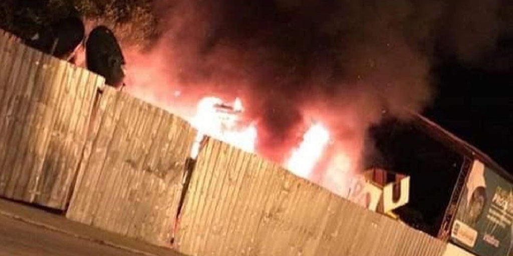 Nova Friburgo: incêndio atinge área externa do barracão da Unidos da Saudade 