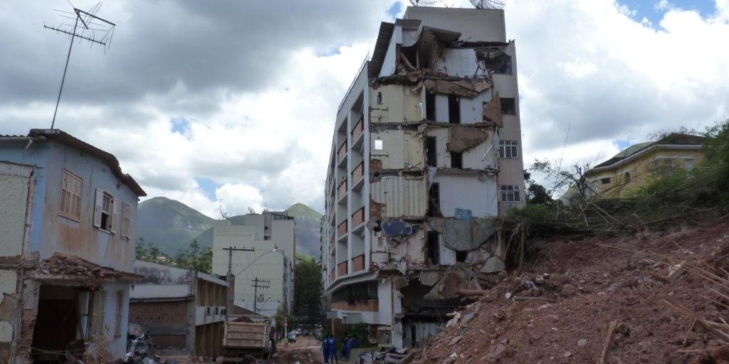 Nova Friburgo tem solenidade pelos 15 anos da tragédia climática que atingiu a Região Serrana do Rio em 2011