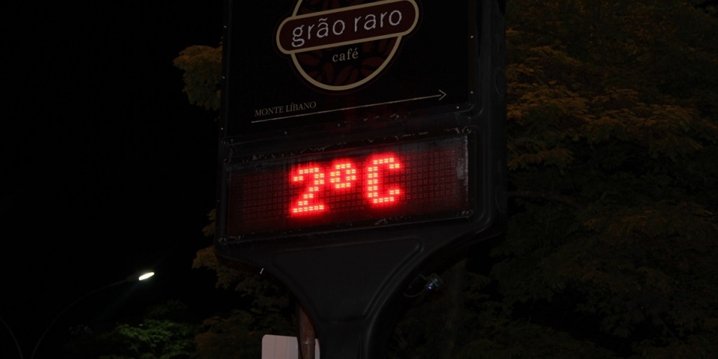 Termômetro digital marcou 2ºC na manhã desta sexta-feira, 12, em Nova Friburgo