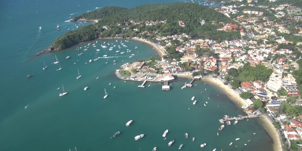 O balneário  é um dos principais destinos da Região dos Lagos