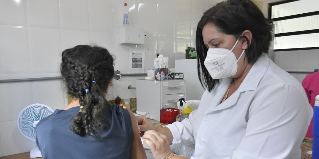 Crianças com mais de 5 anos precisam ser vacinadas contra a Covid-19, avaliam infectologistas