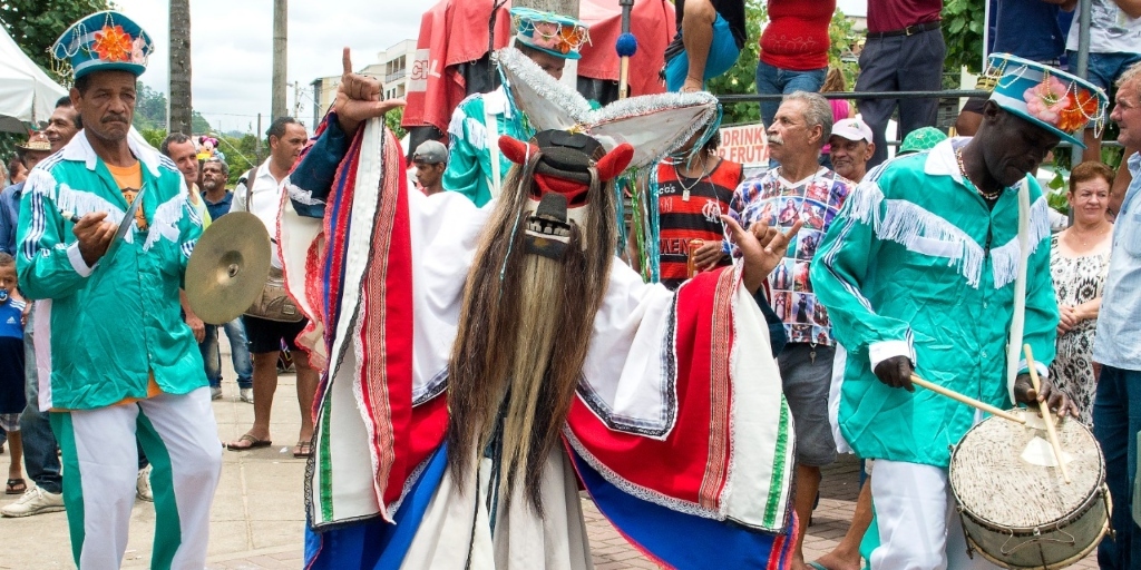 Uma das figuras presentes nas folias é o palhaço