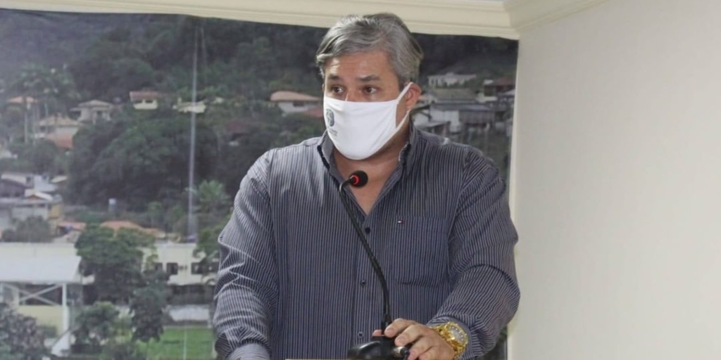 Vice é empossado como prefeito de Duas Barras após morte de Luiz Carlos por Covid-19