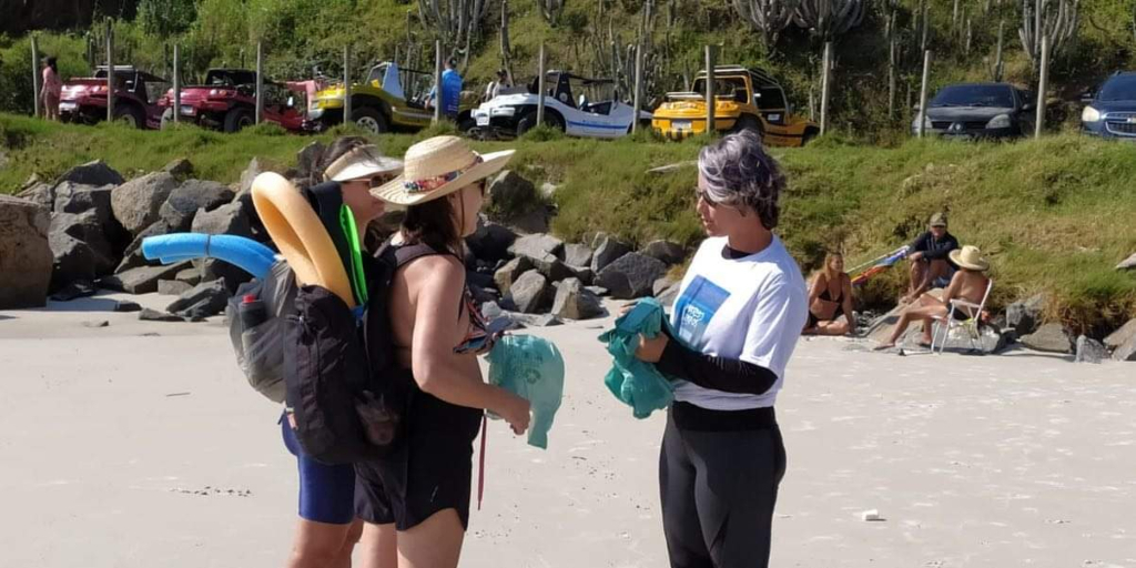 Mutirão de limpeza de praias em Arraial do Cabo está com inscrições abertas para voluntários