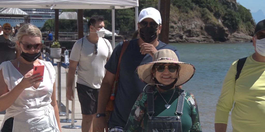 Búzios, na Região dos Lagos do Rio, foi uma das primeiras cidades a liberar o uso de máscaras