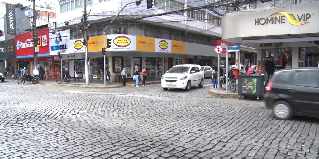 Mudança de trânsito na rua Farinha Filho, em Nova Friburgo, é adiada para esta sexta