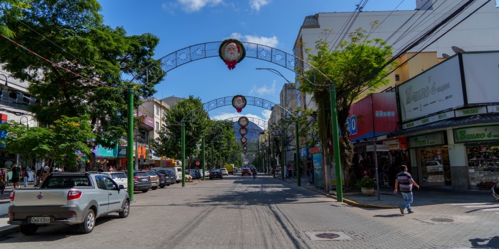 Denúncia aponta que dos 30 arcos previstos em edital, 28 foram instalados