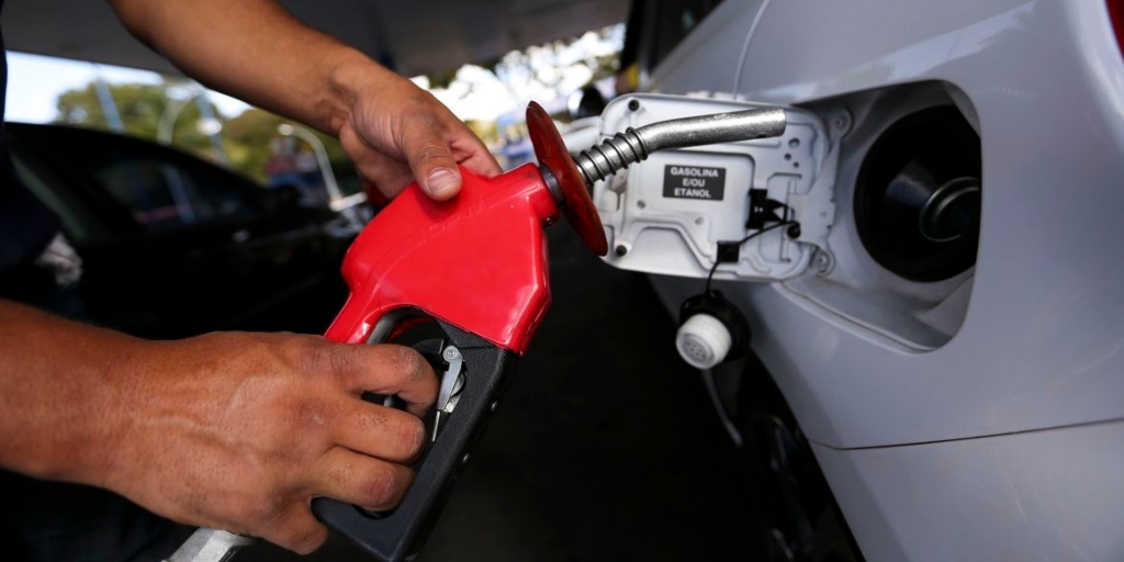 Novo aumento nos preços da gasolina e do diesel começa a valer nesta sexta-feira