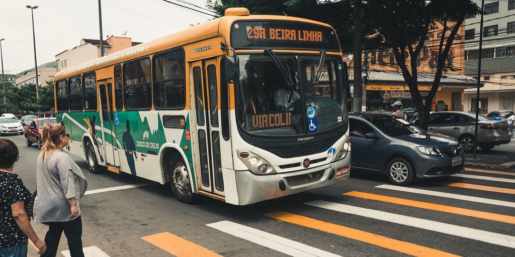 Teresópolis: decisão mantém gratuidades nos ônibus para idosos entre 60 e 64 anos