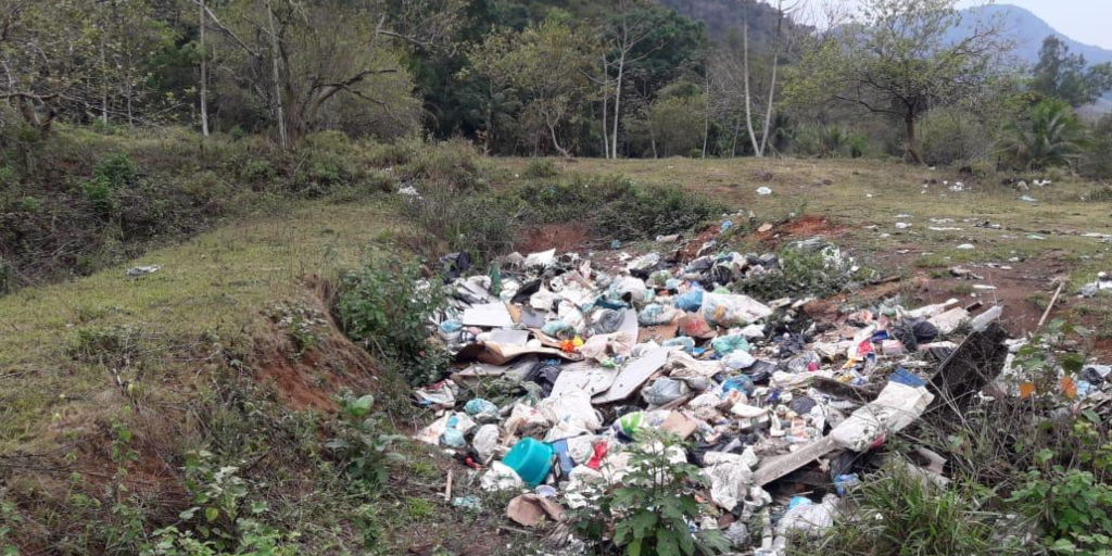 Aterro sanitário ilegal é descoberto em área de preservação em Santa Maria Madalena