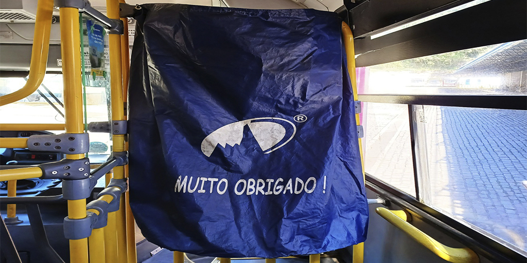 Sacola usada para doações